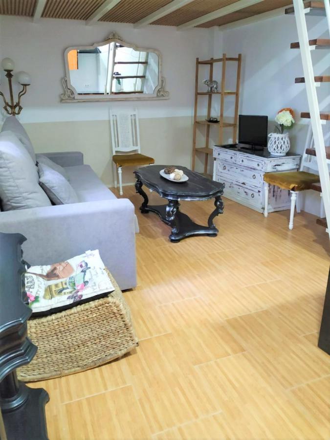 Estudio Plaza De La Encarnacion Siviglia Esterno foto